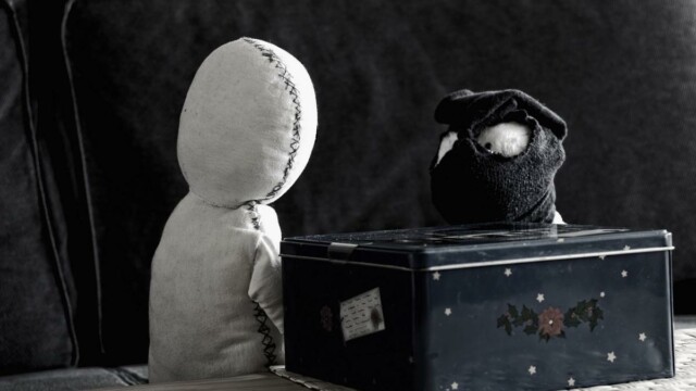 W: "Hallo? *VerwirrungsGeräusch Wer bist du? Wo kommst du auf einmal her, wo ist der Polsterbär?"