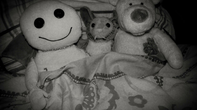 (Outtake) Drei Bettchenwesen